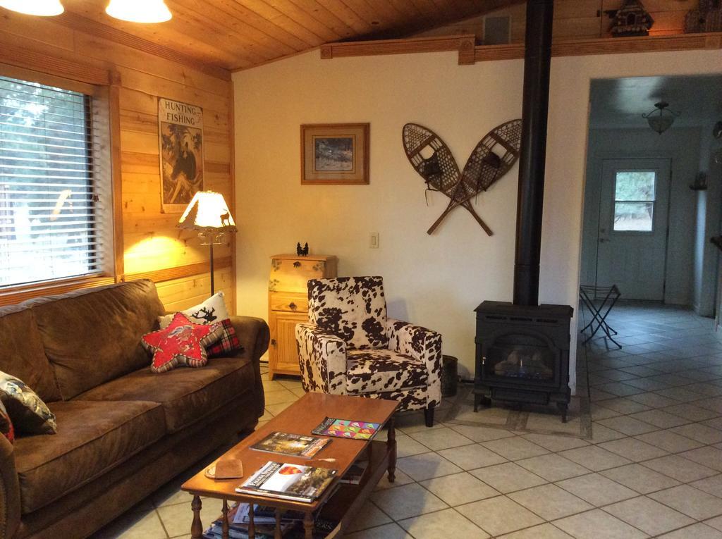 פגוסה ספרינגס Elktrace Bed And Breakfast מראה חיצוני תמונה