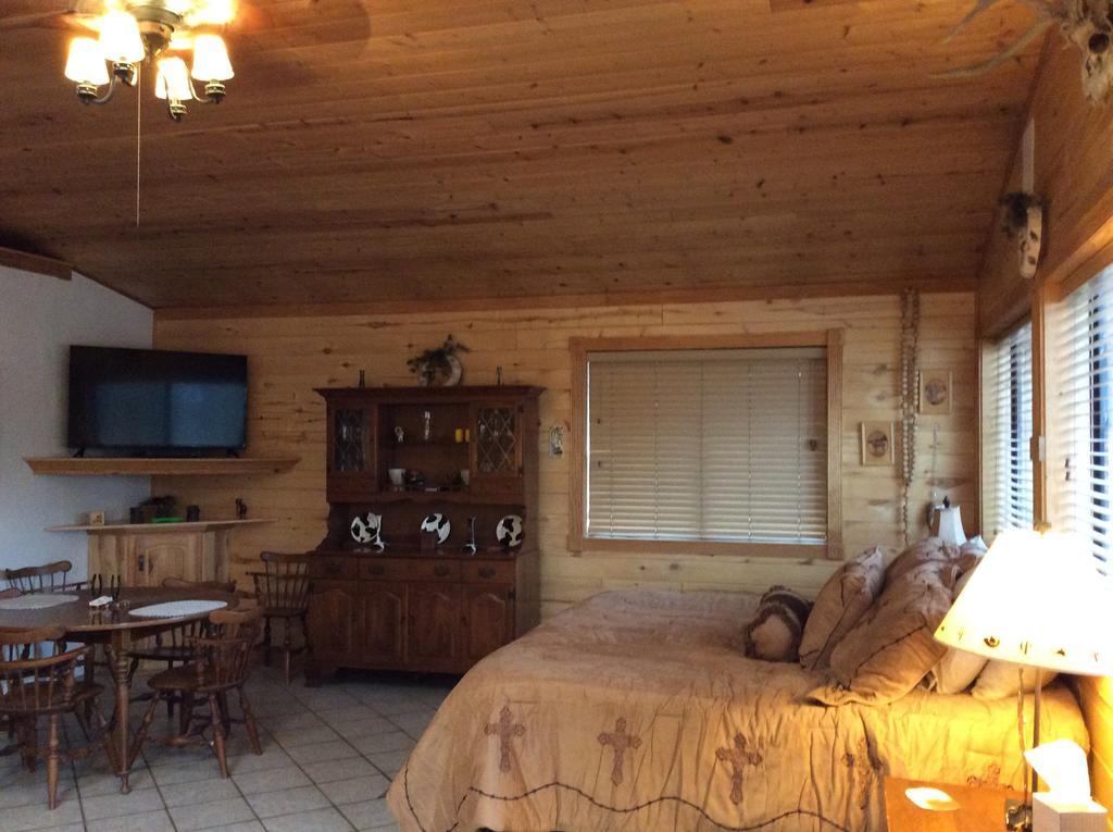פגוסה ספרינגס Elktrace Bed And Breakfast מראה חיצוני תמונה