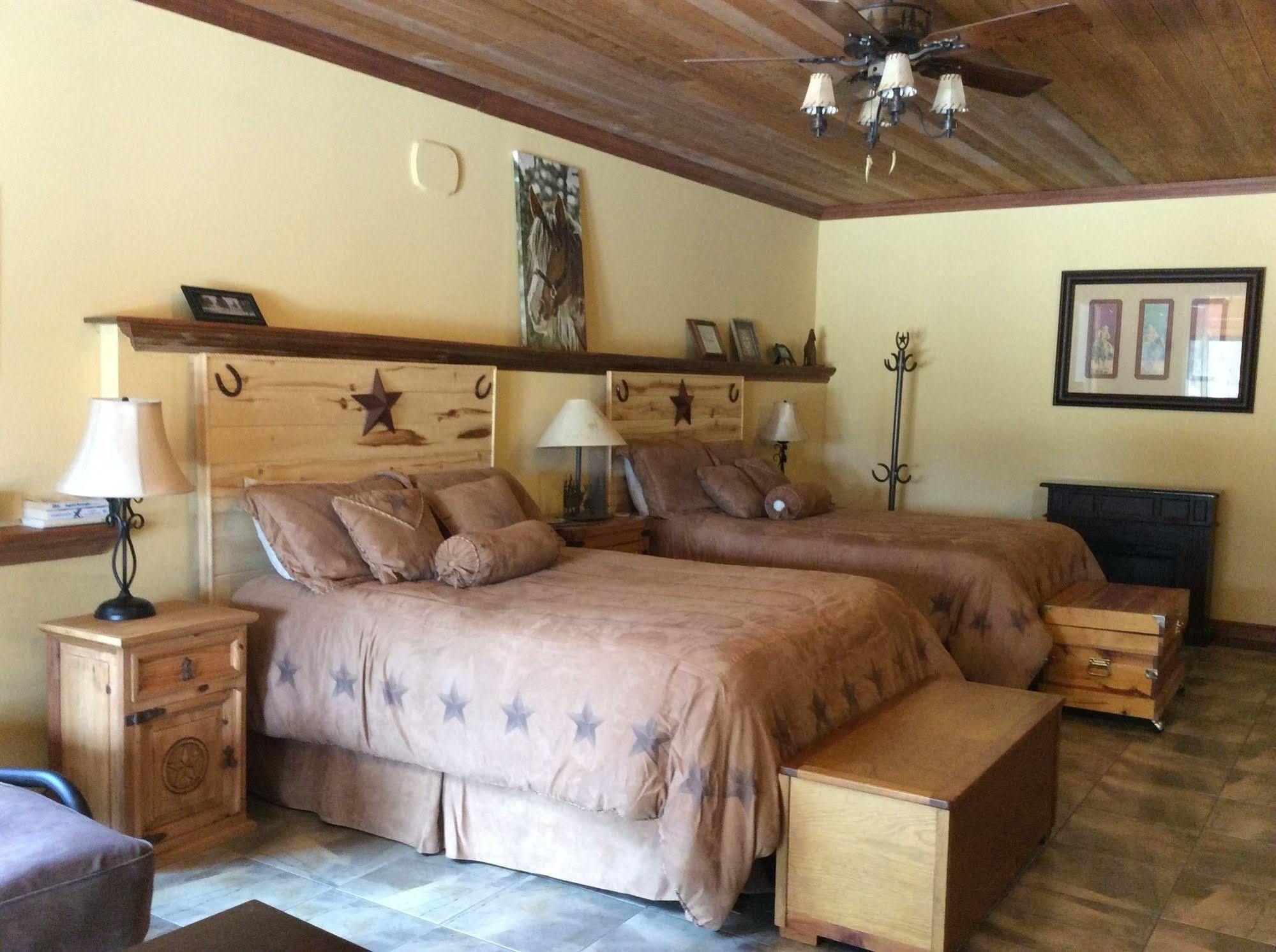 פגוסה ספרינגס Elktrace Bed And Breakfast מראה חיצוני תמונה